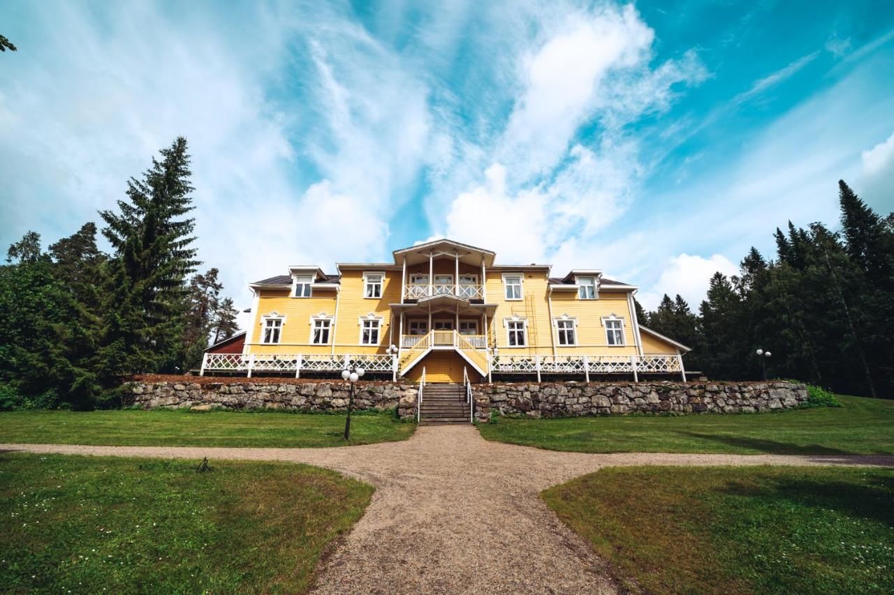 Отель Karolineburg Manor House Hotel Каяани-4